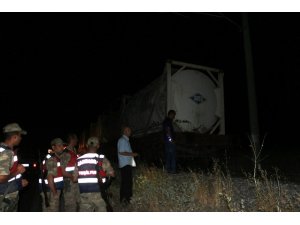 Trenin altında kalan şahıs ağır yaralandı