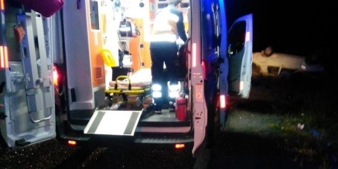 Afyonkarahisar'da minibüs devrildi: 2 ölü, 3 yaralı