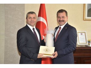 Başkan Yılmaz, Balıkesir halkını Kurtdere Güreşleri’ne davet etti