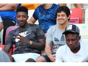 Yeni Malatyapor’da yeni transferler maçı tribünde izledi