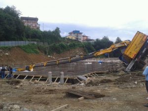 Rize’de vinç devrildi: 1 ölü