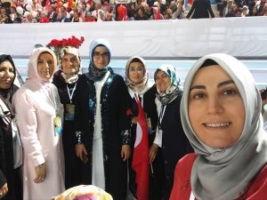 Konyalı kadınlar kurultaya katıldılar