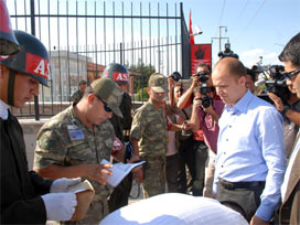 Erdoğan'ın oğlu birliğine teslim oldu