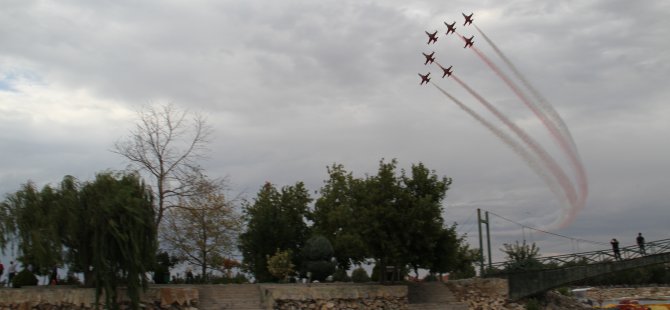 Türk Yıldızları, Konya'da gösteri yaptı