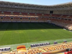 Yeni Malatya Stadyumu’nun çimleri de mantar hastalığına teslim