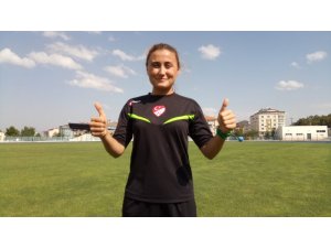 Mahalle maçlarından futbol hakemliğine uzanan tutku