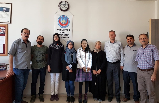 Beyşehir'de başarılı öğrenciler altınla ödüllendirildi