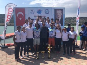 Büyükşehir kano takımı zirvede