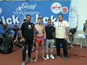 Aydınlı sporcular ringleri salladı