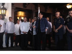 Duterte’den kötü polislere tehdit