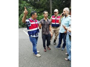 Kayıp Arap genç ailesini korkuttu, yardımlarına jandarma yetişti