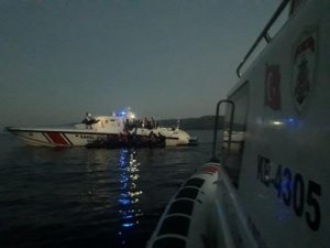 Ölüm yolculuğundan 42 mültecinin kurtarılma anı kameralara yansıdı