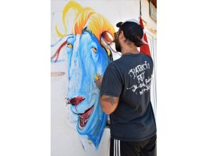 "Nişantaşı kızı" köyünde dünya vatandaşlarını misafir ediyor