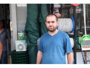 Şehir magandasının iş yerine silahla ateş etmesi güvenlik kamerasında