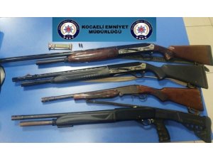 Polisin darp edildiği mahalleye şafak operasyonu: