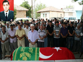 Başbakan'ın koruması toprağa verildi