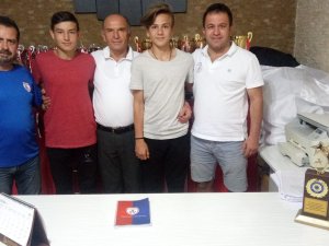 Kara Kartallar Altınordu'ya 2 oyuncu verdi