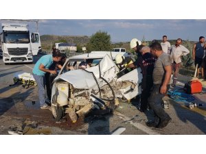 3 araç birbirine girdi: 1’i ağır 4 yaralı