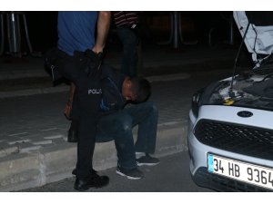 Dur ihtarına uymayan araç lastikleri patlatarak durduruldu