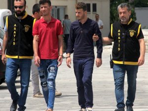 Takılı kalan korna cinayeti