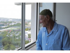 "Kombine göz ameliyatı" ile 11 yıl sonra görmeye başladı