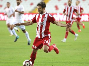 Sivasspor İlker Sayan ile sözleşme imzaladı
