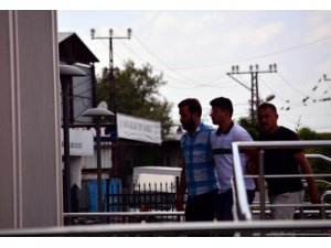 Vatandaşlara cinsel organını gösteren kargo kuryesi tutuklandı