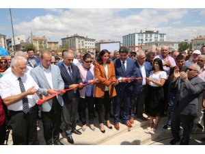 Sivas'ta Emekliler Kültürevi açıldı