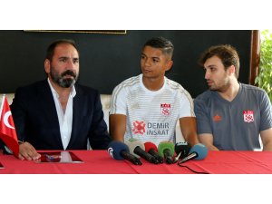Sivasspor, yeni futbolcularını tanıttı