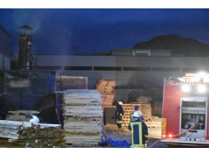 Tosya Organize Sanayi Bölgesinde fabrika yangını