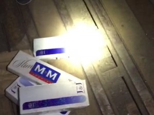 Tırın gizli bölmesine zulalanmış bin 100 paket kaçak sigara ele geçirildi