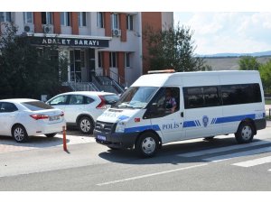 Suçüstü yakalanan hırsızlık şüphelileri serbest