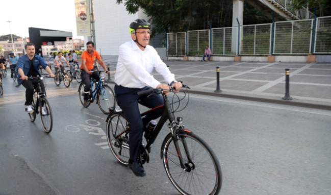 Başkan Aydın 100 gündür bisiklet üstünde!