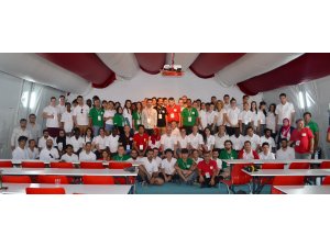 Türk Kızılayı ve Kızılhaç gönüllüleri kampta buluştu