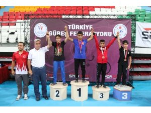 Köyceğiz Belediyespor güreşçisinden büyük başarı