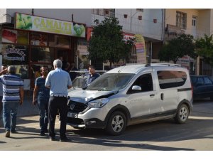 Kamyonet yayaya çarptı: 1 ağır yaralı