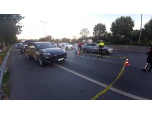Dur ihtarına uymayan lüks otomobile polis ateş açtı: 1 yaralı