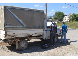 Motosiklet sürücüsü 13 yaşında, çarptığı araç ise çalıntı çıktı