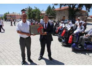 Yalıhüyük'te akülü araç dağıtım töreni