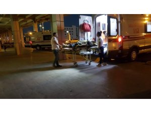 Şarampole devrilen otomobildeki 3 kişi yaralandı