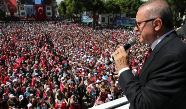 Erdoğan: NATO ortağınızı bir papaza değişiyorsunuz