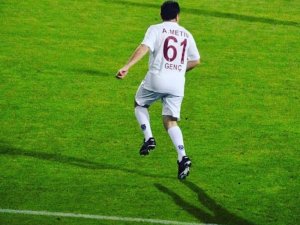 Ortahisar Belediyesi Trabzonspor’a kombine alarak destek oldu