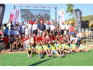 Kuşadası Triatlonu ve Aquatlonu başladı