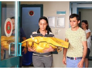 Acılı annenin bebeğine son bakışı
