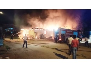 Nazilli’deki yangında bir ev kül oldu