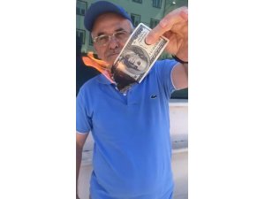 100 doları böyle yaktı...Bursa’dan ABD’ye ilginç protesto