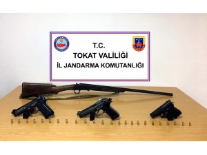 Tokat jandarmasından ruhsatsız silah operasyonu