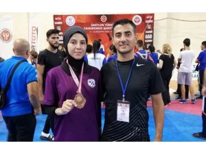 Düzceli Taekwondocular 2 madalya ile döndüler