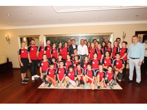 Buzun başarılı sporcuları Başkan Köşker’in konuğu