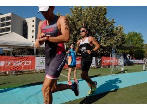 Kuşadası Triatlon Aquatlonu sona erdi